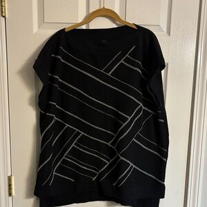 Sleeveless Black Sweater Knit Top with Gray Line Design & Side Slits